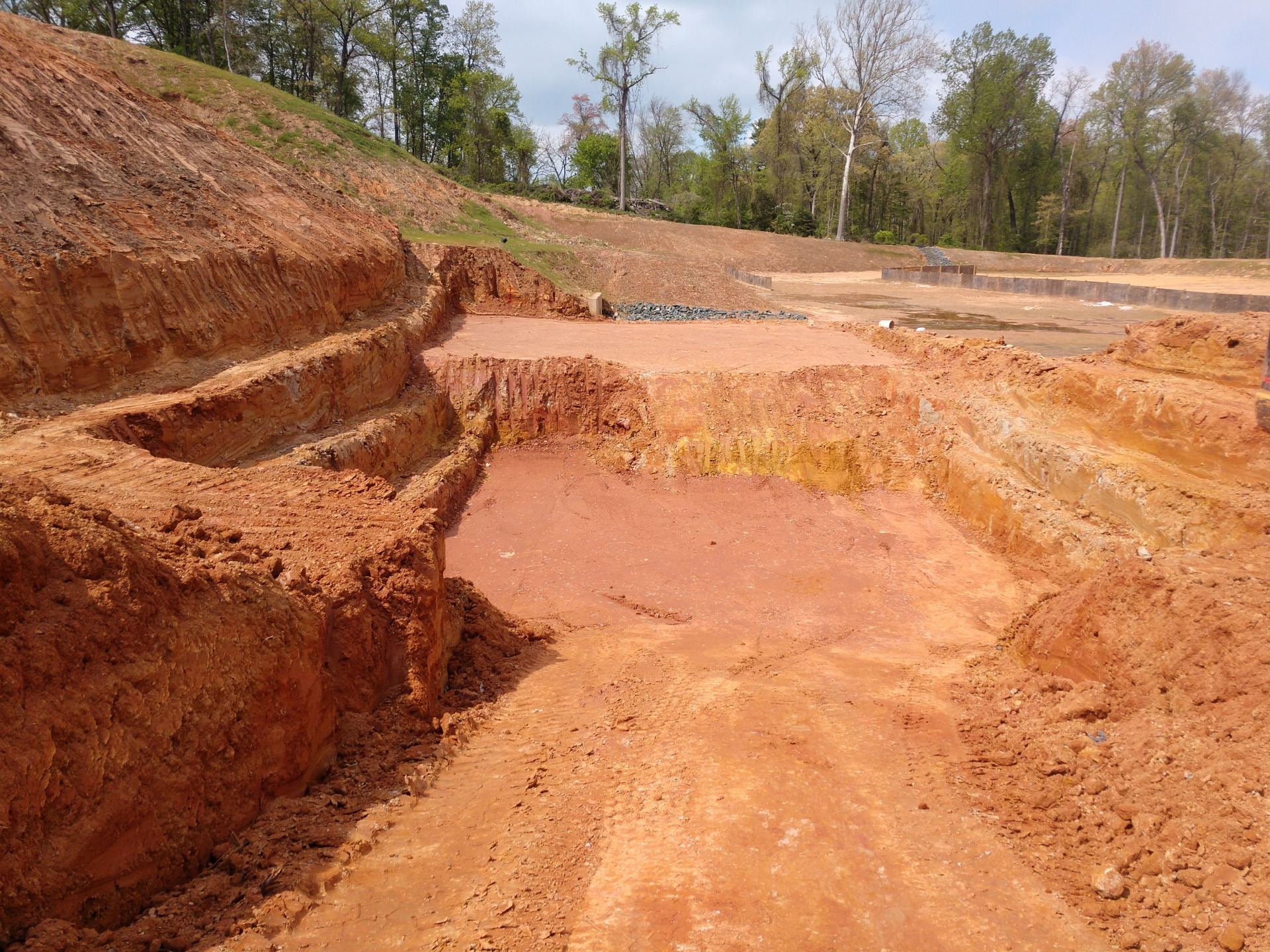 monitoring soil retaining wall